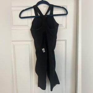 New Speedo Pure Valor Closed Back Tech Suit Size 23